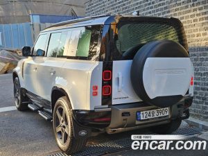 Land Rover Defender 110 P300 X- SE 2023 года из Южной Кореи