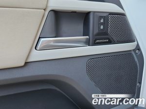Land Rover Defender 110 P300 X- SE 2023 года из Южной Кореи
