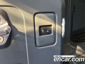 Land Rover Defender 110 P300 X- SE 2023 года из Южной Кореи