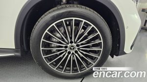 Mercedes-Benz GLC-Class GLC300 4MATIC AMG Line 2024 года из Южной Кореи