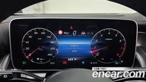 Mercedes-Benz GLC-Class GLC300 4MATIC AMG Line 2024 года из Южной Кореи