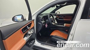 Mercedes-Benz GLC-Class GLC300 4MATIC AMG Line 2024 года из Южной Кореи