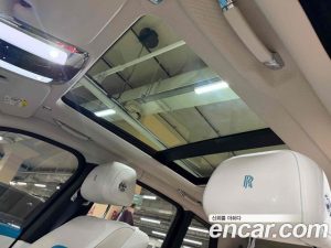 Rolls-Royce Cullinan 6.7 V12 Black Badge 2022 года из Южной Кореи