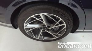 Genesis G90 Бензин 3.5 Turbo AWD 2025 года из Южной Кореи