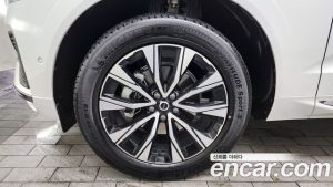 Volvo XC60 B5 ULTIMATE Bright 2024 года из Южной Кореи