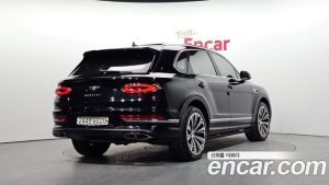 Bentley Bentayga 4.0 V8 Azure 2023 года из Южной Кореи