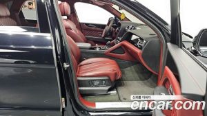 Bentley Bentayga 4.0 V8 Azure 2023 года из Южной Кореи
