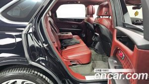 Bentley Bentayga 4.0 V8 Azure 2023 года из Южной Кореи