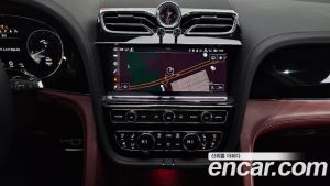 Bentley Bentayga 4.0 V8 Azure 2023 года из Южной Кореи