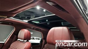 Bentley Bentayga 4.0 V8 Azure 2023 года из Южной Кореи