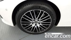 Mercedes-Benz C-Class C200 Avantgarde 2025 года из Южной Кореи