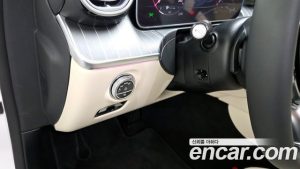Mercedes-Benz C-Class C200 Avantgarde 2025 года из Южной Кореи