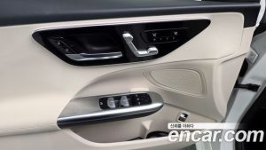 Mercedes-Benz C-Class C200 Avantgarde 2025 года из Южной Кореи