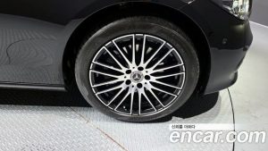 Mercedes-Benz C-Class C200 Avantgarde 2025 года из Южной Кореи