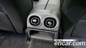 Mercedes-Benz C-Class C200 Avantgarde 2025 года из Южной Кореи
