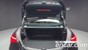 Mercedes-Benz C-Class C200 Avantgarde 2025 года из Южной Кореи