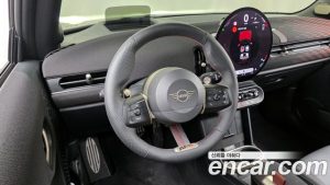 Mini Cooper JCW 2025 года из Южной Кореи