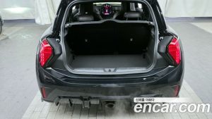 Mini Cooper JCW 2025 года из Южной Кореи