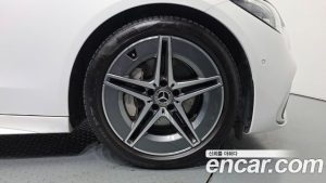 Mercedes-Benz C-Class C200 AMG Line 2025 года из Южной Кореи