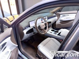 Genesis GV70 2.5T Бензин 2WD 2025 года из Южной Кореи