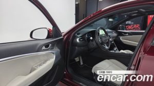 Genesis G70 Бензин 2.5T 2WD 2025 года из Южной Кореи