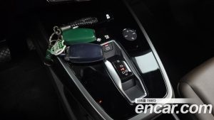 Audi Q4 e-tron 40 Premium 2023 года из Южной Кореи
