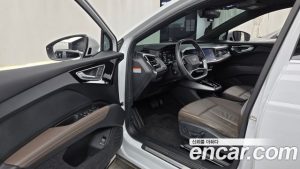 Audi Q4 e-tron 40 Premium 2023 года из Южной Кореи