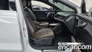 Audi Q4 e-tron 40 Premium 2023 года из Южной Кореи