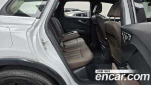 Audi Q4 e-tron 40 Premium 2023 года из Южной Кореи