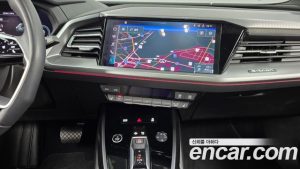 Audi Q4 e-tron 40 Premium 2023 года из Южной Кореи