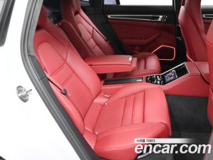Porsche Panamera 4.0 GTS 2023 года из Южной Кореи