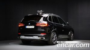 BMW X5 xDrive 40i xLine 2023 года из Южной Кореи