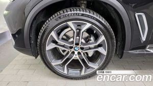 BMW X5 xDrive 40i xLine 2023 года из Южной Кореи