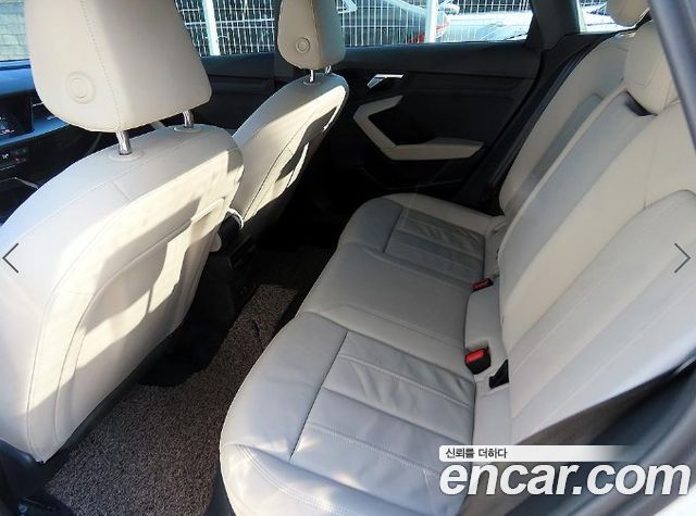 41108597_006.jpg Audi A3 40 TFSI 2023 года из Южной Кореи