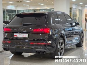 Audi SQ7 4.0 TFSI 4WD 2025 года из Южной Кореи