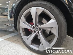Audi SQ7 4.0 TFSI 4WD 2025 года из Южной Кореи