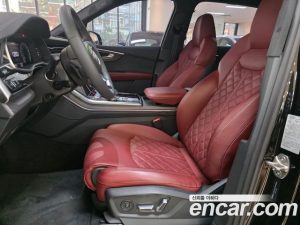 Audi SQ7 4.0 TFSI 4WD 2025 года из Южной Кореи