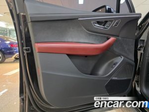 Audi SQ7 4.0 TFSI 4WD 2025 года из Южной Кореи