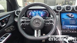 Mercedes-Benz GLC-Class GLC300 4MATIC AMG Line 2025 года из Южной Кореи
