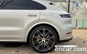 Porsche Cayenne 3.0 Coupe 2024 года из Южной Кореи