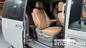 Hyundai Staria 4WD Lounge 9-Seater 2025 года из Южной Кореи