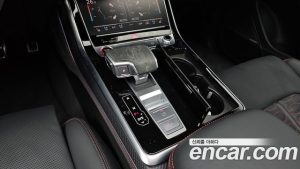 Audi RSQ8 4.0 TFSI 4WD Performance 2025 года из Южной Кореи