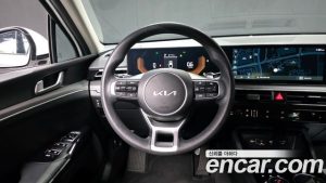 Kia K5 2.0 2024 года из Южной Кореи
