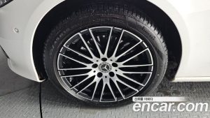 Mercedes-Benz C-Class C200 Avantgarde 2024 года из Южной Кореи