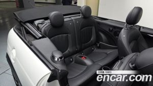 Mini Cooper Convertible Seaside Edition 2023 года из Южной Кореи