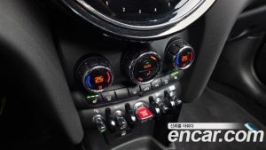 Mini Cooper Convertible Seaside Edition 2023 года из Южной Кореи