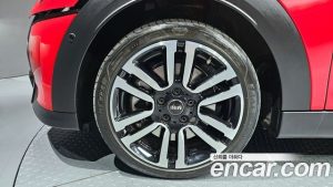 Mini Cooper 5Door CLASSIC 2024 года из Южной Кореи