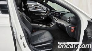 Mercedes-Benz E-Class E350 4MATIC Exclusive 2023 года из Южной Кореи