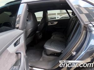 Audi Q8 55 TFSI 4WD Premium 2023 года из Южной Кореи