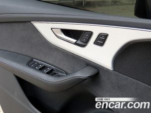 Audi Q8 55 TFSI 4WD Premium 2023 года из Южной Кореи